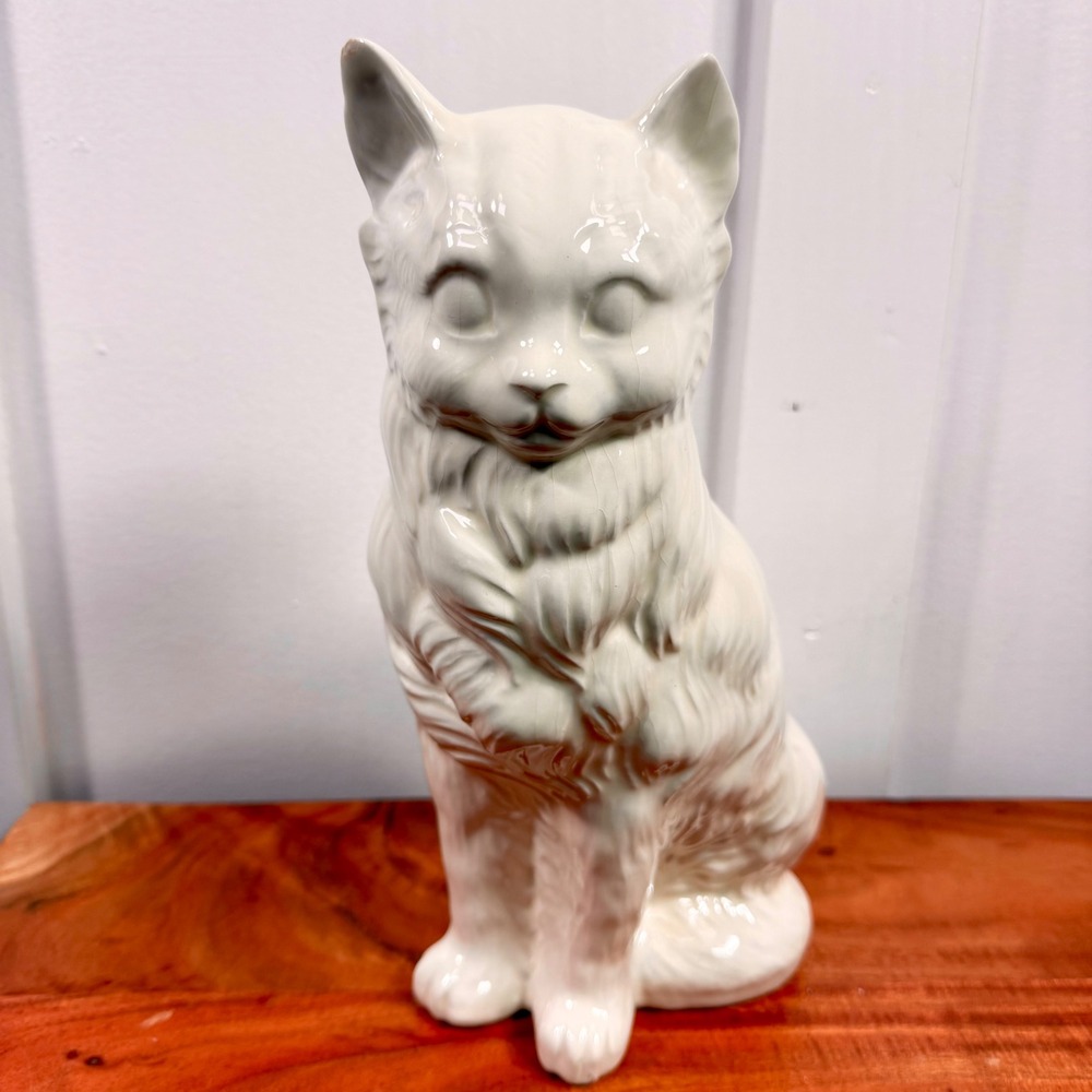 Vintage White Ceramic Cat‎ Figurine Sitting Glossy Crackle Glaze Statue